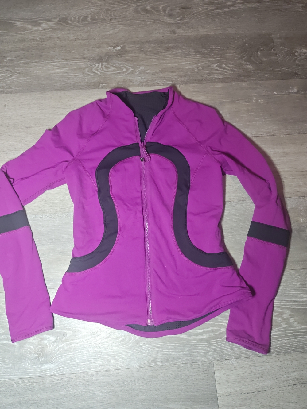 Lululemon Find Your Bliss Purple/Black Reversible Jacket Full Zip Up Women’s 8